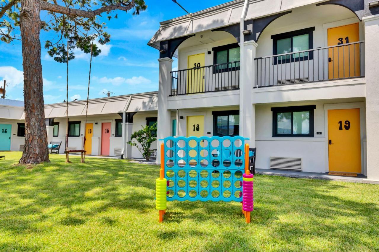 Hotel Mccoy - Art, Libations, Pool Society College Station Ngoại thất bức ảnh